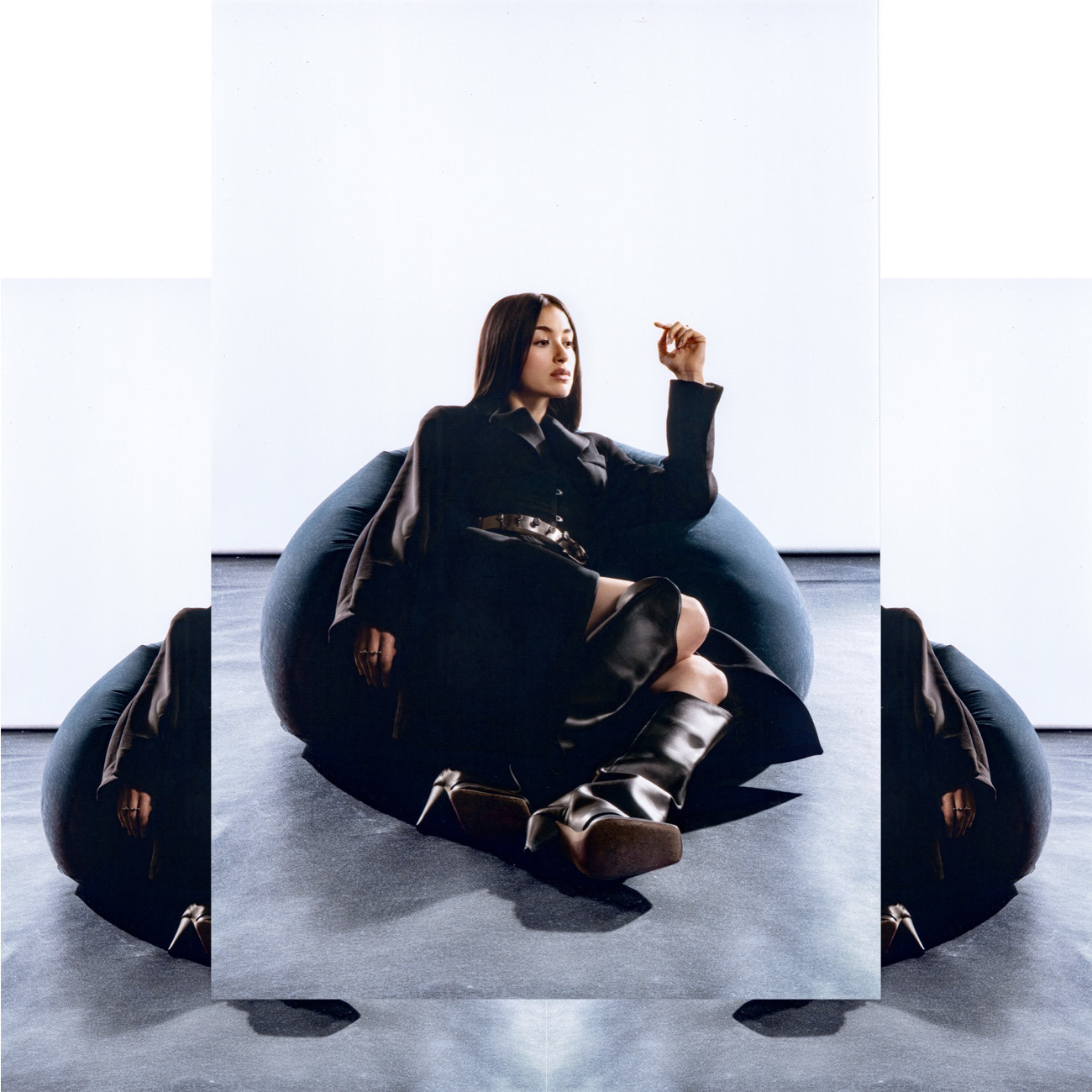 12 Ginane Chabaan - In between skies5